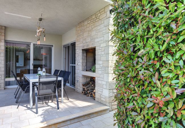 Villa in Bužinija - Villa Sky Dream for 8 persons near Novigrad Villa in Bužinija - Villa Sky Dream for 8 persons near Novigrad