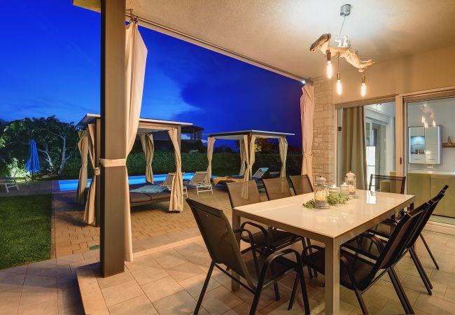 Villa in Bužinija - Villa Sky Dream for 8 persons near Novigrad Villa in Bužinija - Villa Sky Dream for 8 persons near Novigrad
