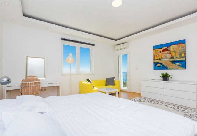 Villa in Opatija - Villa Sveti Petar in Opatija for 10 persons with sea view & whirlpool  Villa in Opatija - Villa Sveti Petar in Opatija for 10 persons with sea view & whirlpool