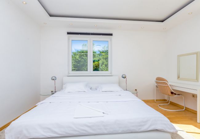 Villa in Opatija - Villa Sveti Petar in Opatija for 10 persons with sea view & whirlpool  Villa in Opatija - Villa Sveti Petar in Opatija for 10 persons with sea view & whirlpool