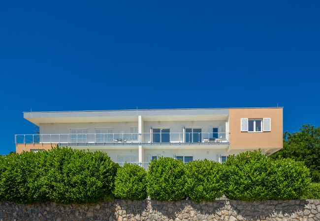 Villa in Opatija - Villa Sveti Petar in Opatija for 10 persons with sea view & whirlpool  Villa in Opatija - Villa Sveti Petar in Opatija for 10 persons with sea view & whirlpool