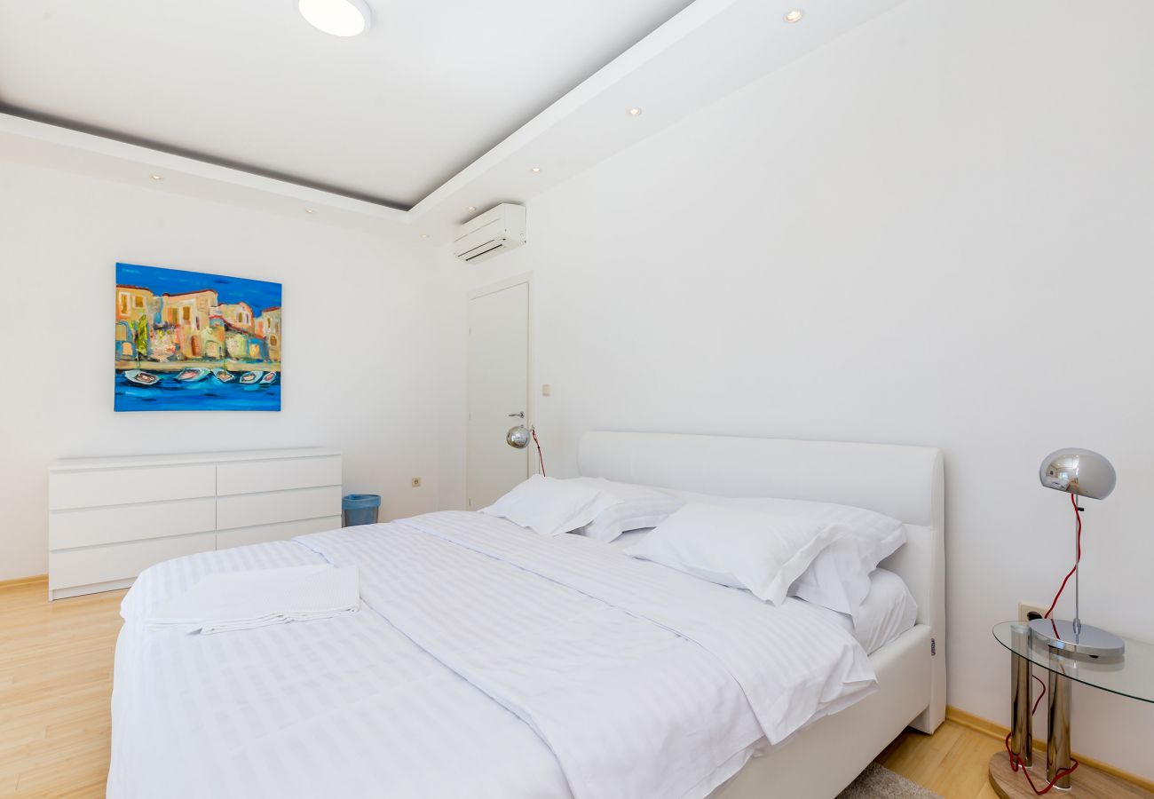 Villa in Opatija - Villa Sveti Petar in Opatija for 10 persons with sea view & whirlpool 