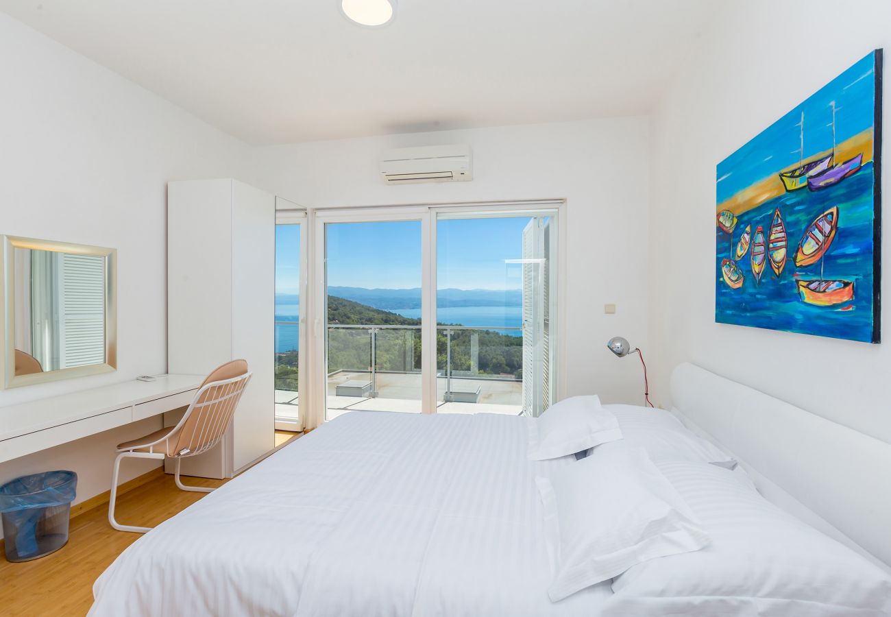 Villa in Opatija - Villa Sveti Petar in Opatija for 10 persons with sea view & whirlpool 