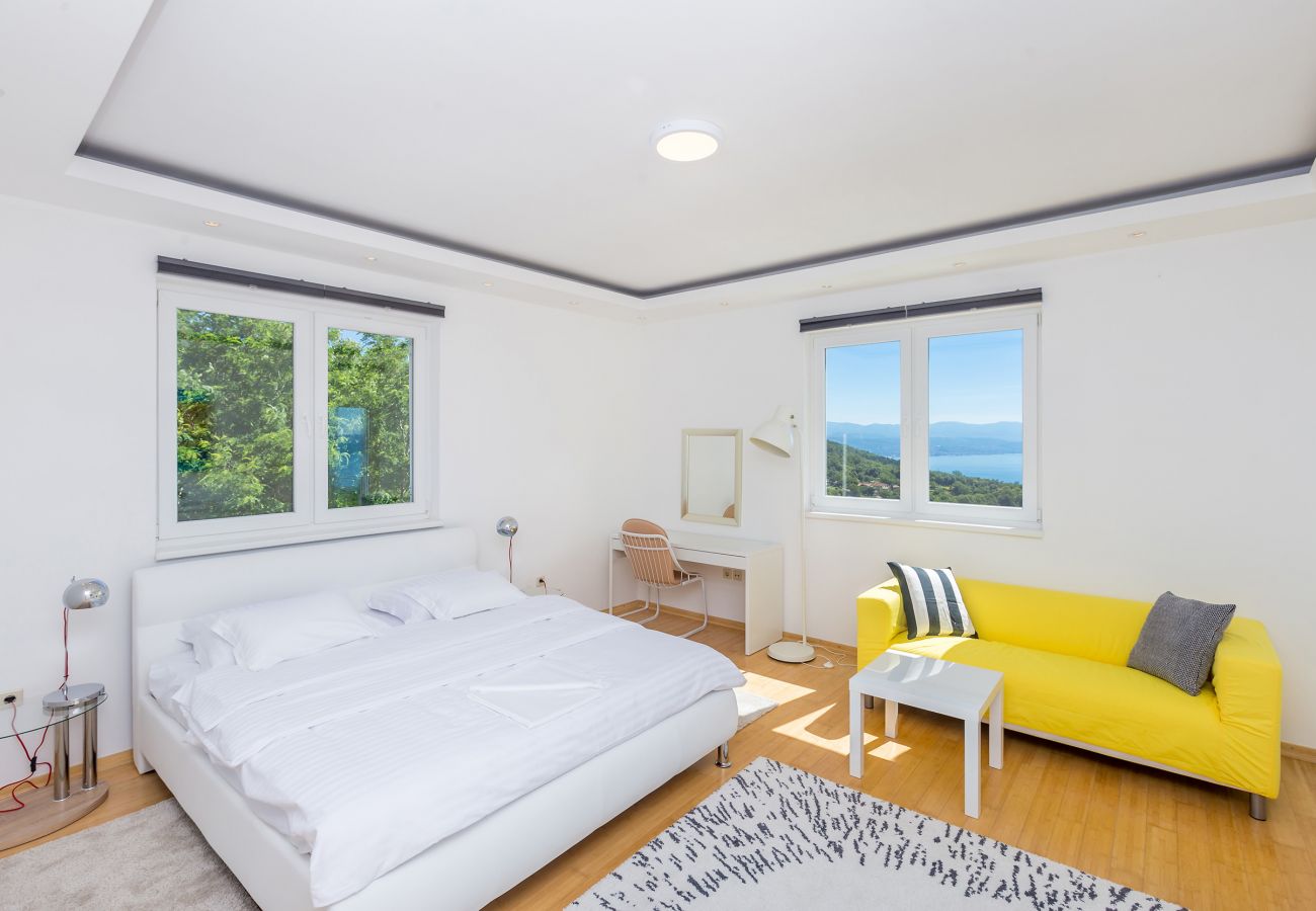 Villa in Opatija - Villa Sveti Petar in Opatija for 10 persons with sea view & whirlpool 