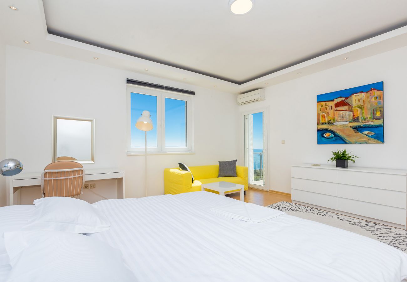 Villa in Opatija - Villa Sveti Petar in Opatija for 10 persons with sea view & whirlpool 