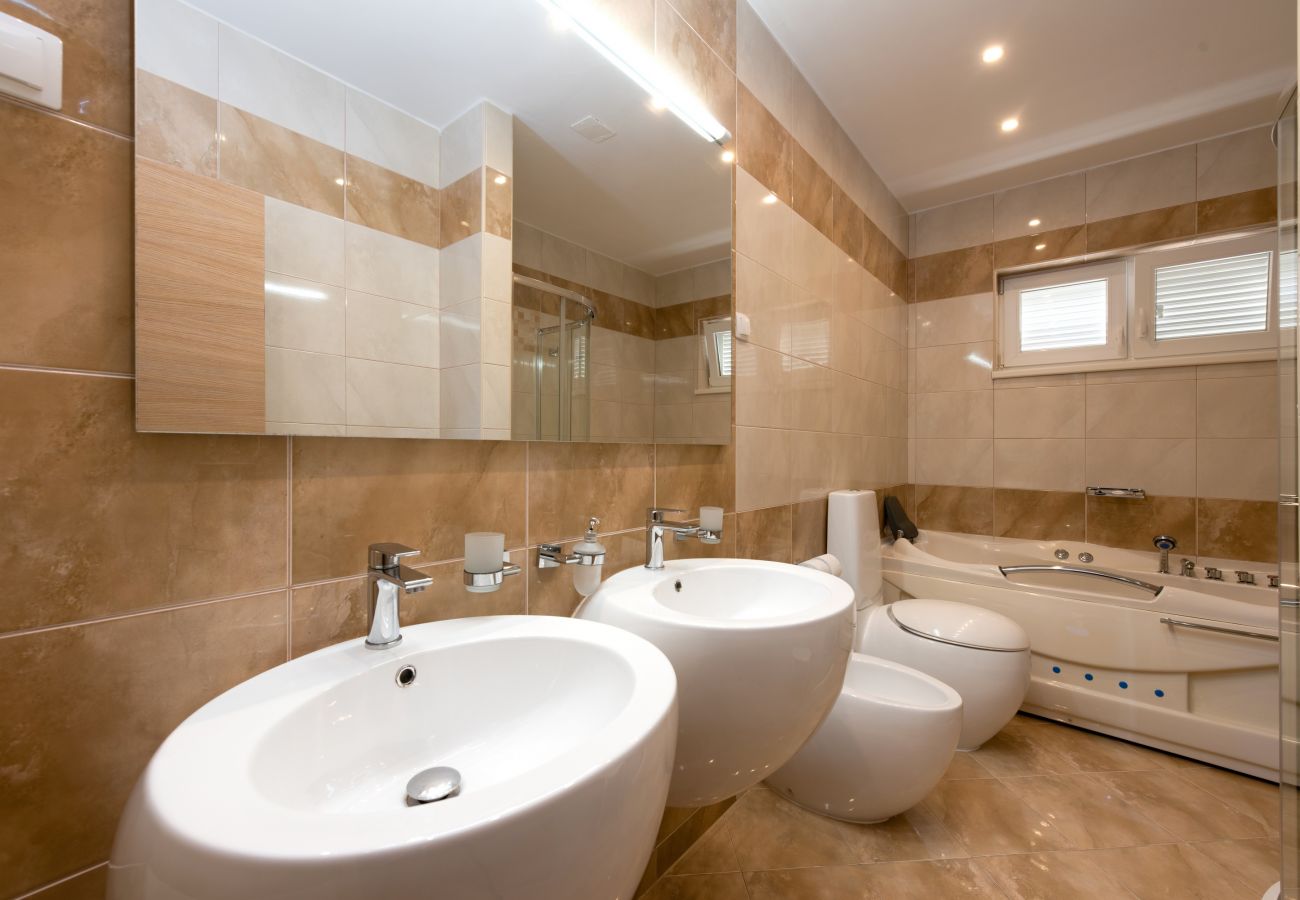 Villa in Opatija - Villa Sveti Petar in Opatija for 10 persons with sea view & whirlpool 