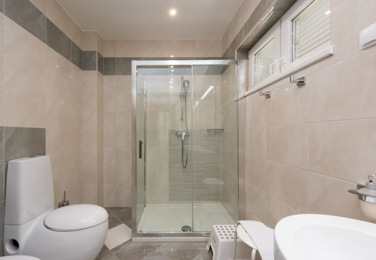 Villa in Opatija - Villa Sveti Petar in Opatija for 10 persons with sea view & whirlpool 