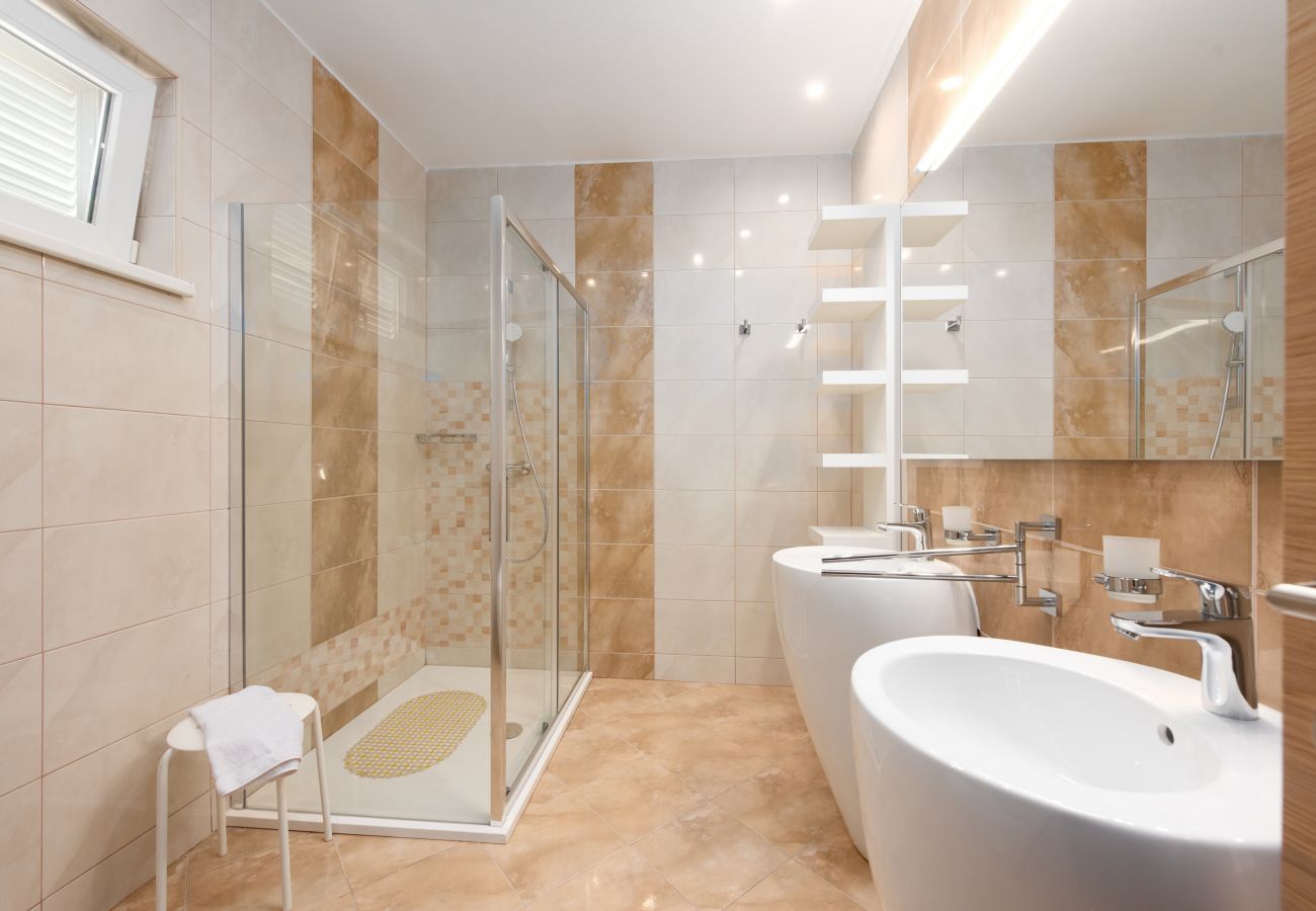 Villa in Opatija - Villa Sveti Petar in Opatija for 10 persons with sea view & whirlpool 