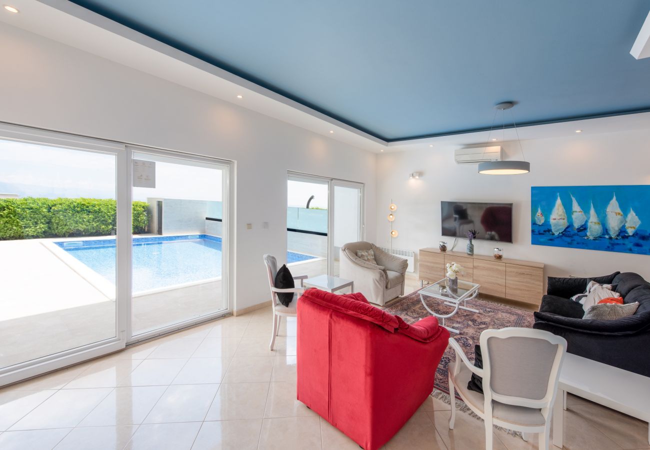 Villa in Opatija - Villa Sveti Petar in Opatija for 10 persons with sea view & whirlpool 