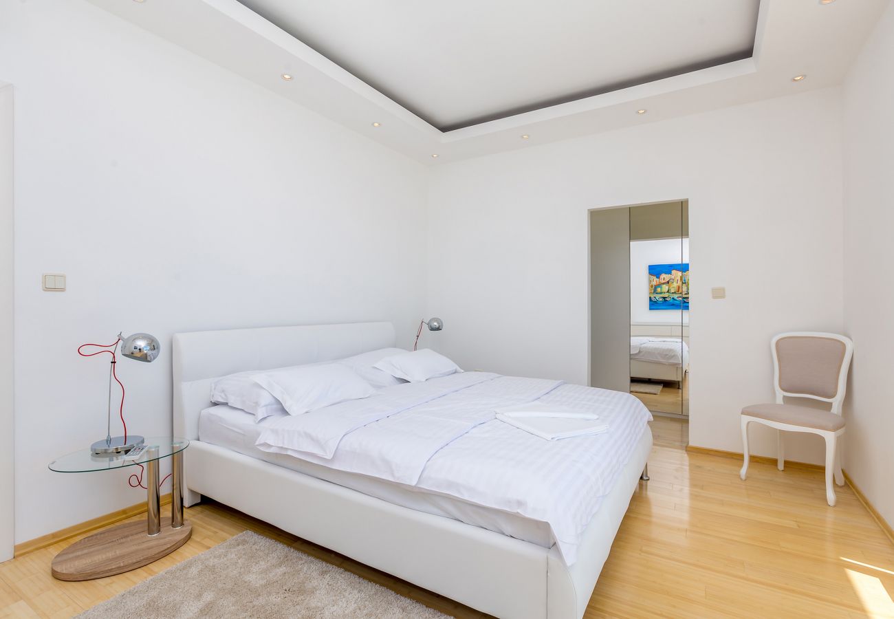 Villa in Opatija - Villa Sveti Petar in Opatija for 10 persons with sea view & whirlpool 