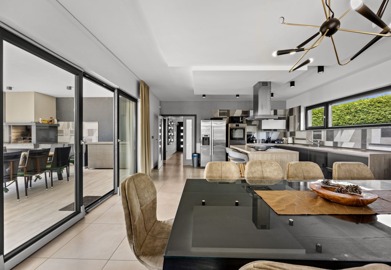 Villa in Pula - Villa Ula in Pula with heated pool, sauna & private tennis court