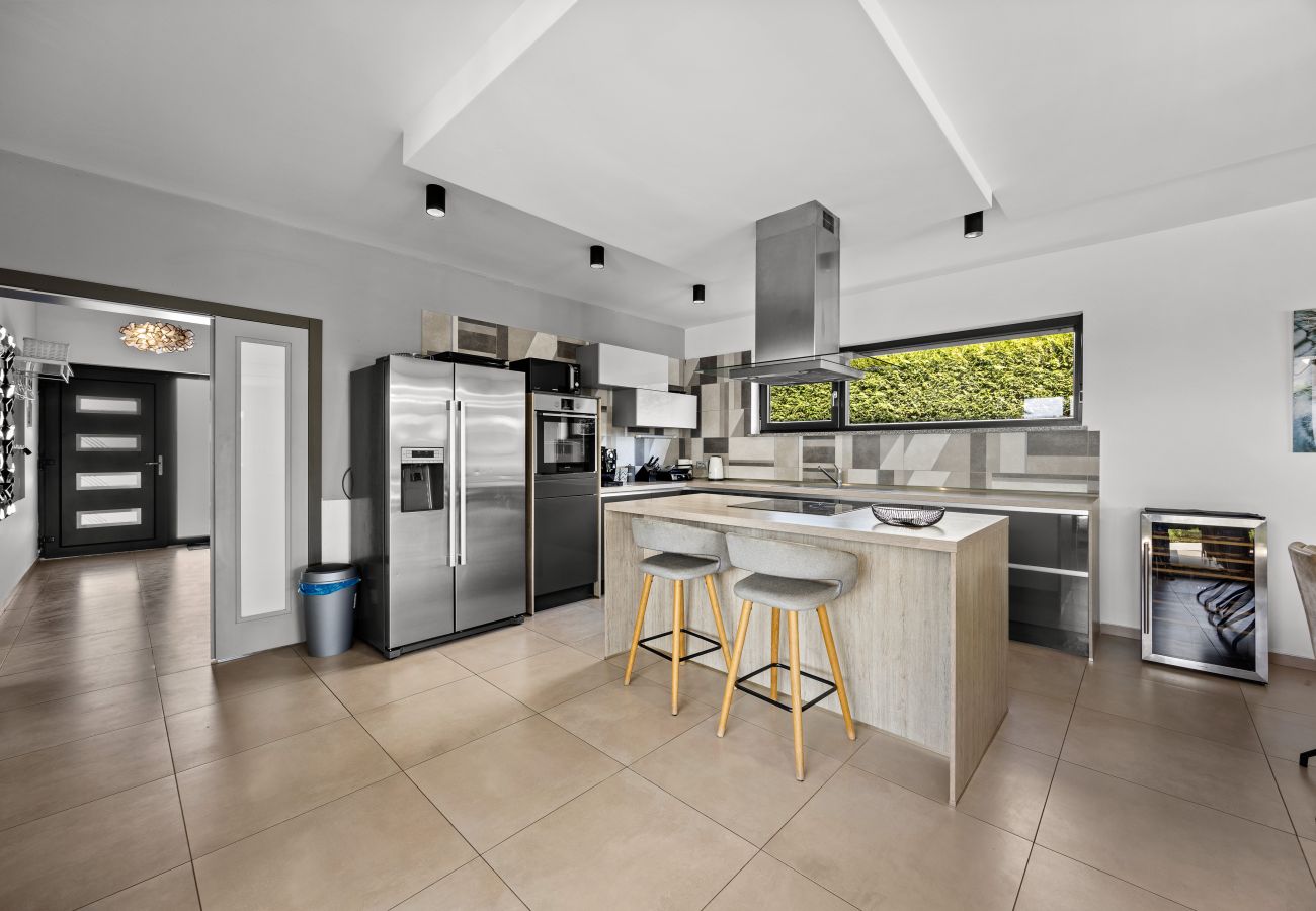 Villa in Pula - Villa Ula in Pula with heated pool, sauna & private tennis court