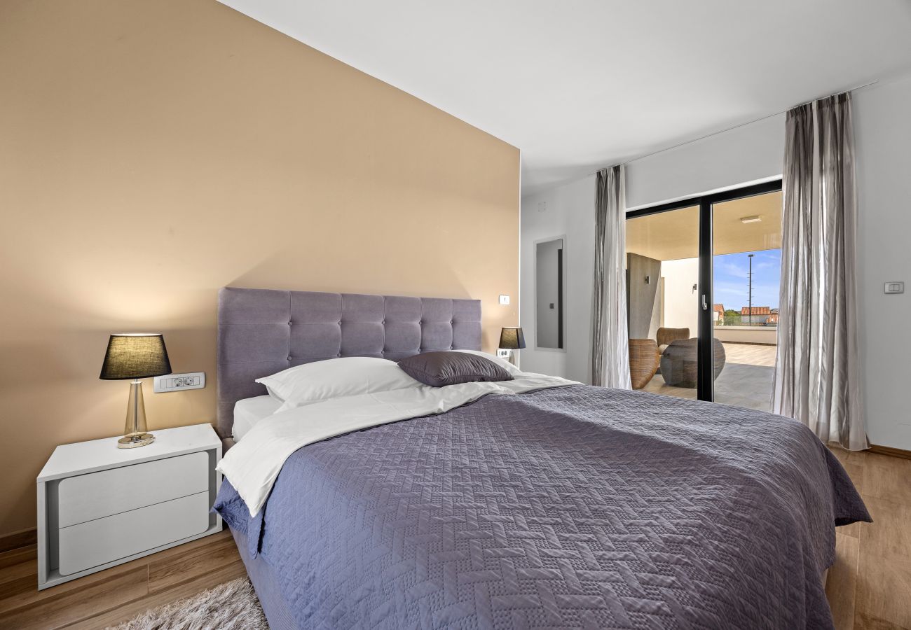 Villa in Pula - Villa Ula in Pula with heated pool, sauna & private tennis court