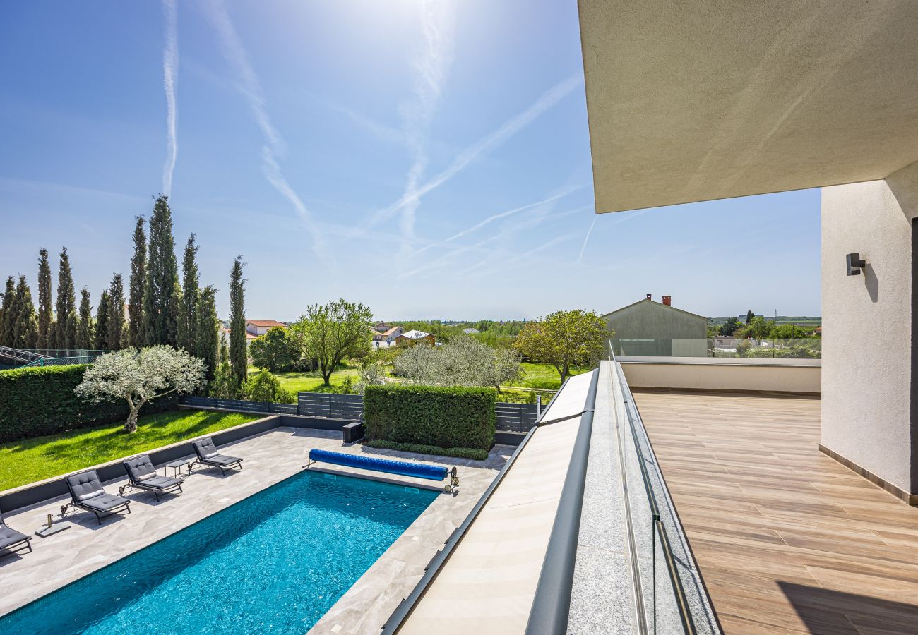 Villa in Pula - Villa Ula in Pula with heated pool, sauna & private tennis court