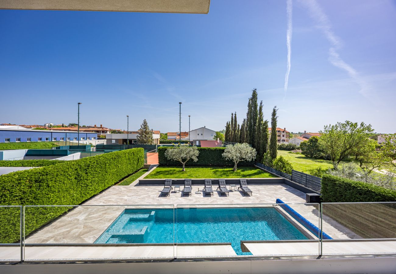 Villa in Pula - Villa Ula in Pula with heated pool, sauna & private tennis court