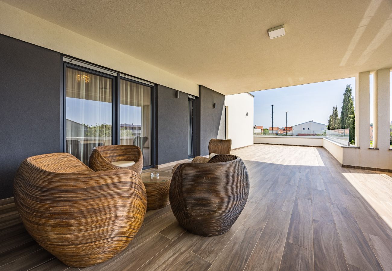 Villa in Pula - Villa Ula in Pula with heated pool, sauna & private tennis court