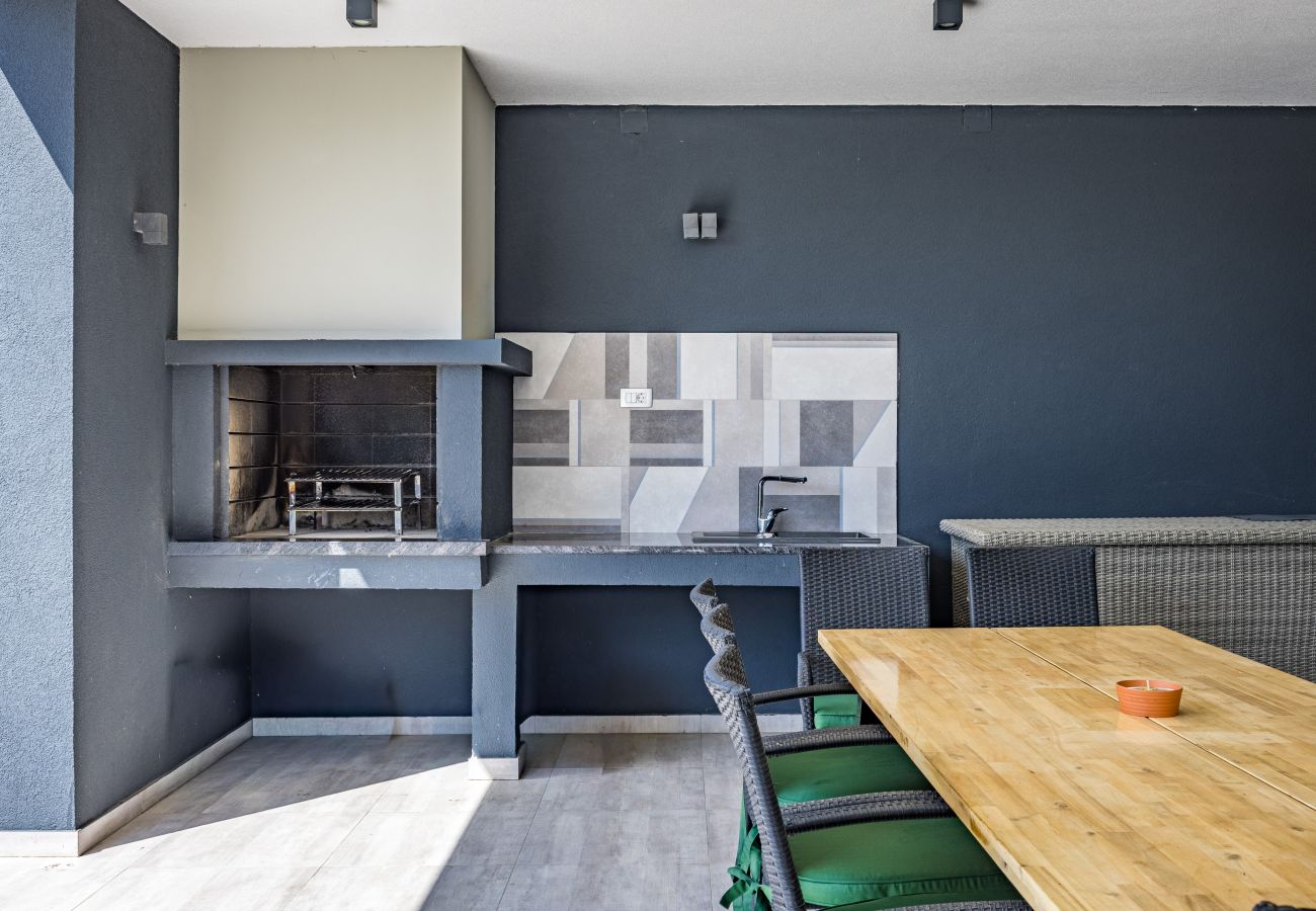 Villa in Pula - Villa Ula in Pula with heated pool, sauna & private tennis court