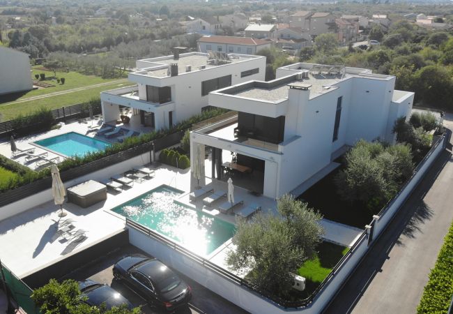 Villa in Pula - Villa Una in Pula with heated pool and whirlpool Villa in Pula - Villa Una in Pula with heated pool and whirlpool