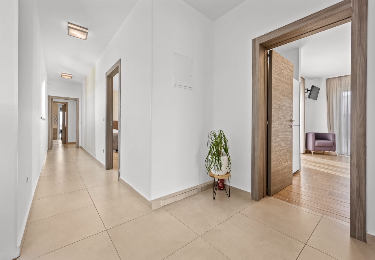 Villa in Pula - Villa Una in Pula with heated pool, whirlpool & private tennis court