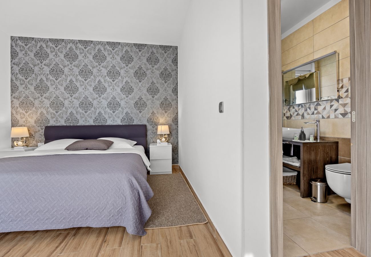 Villa in Pula - Villa Una in Pula with heated pool, whirlpool & private tennis court