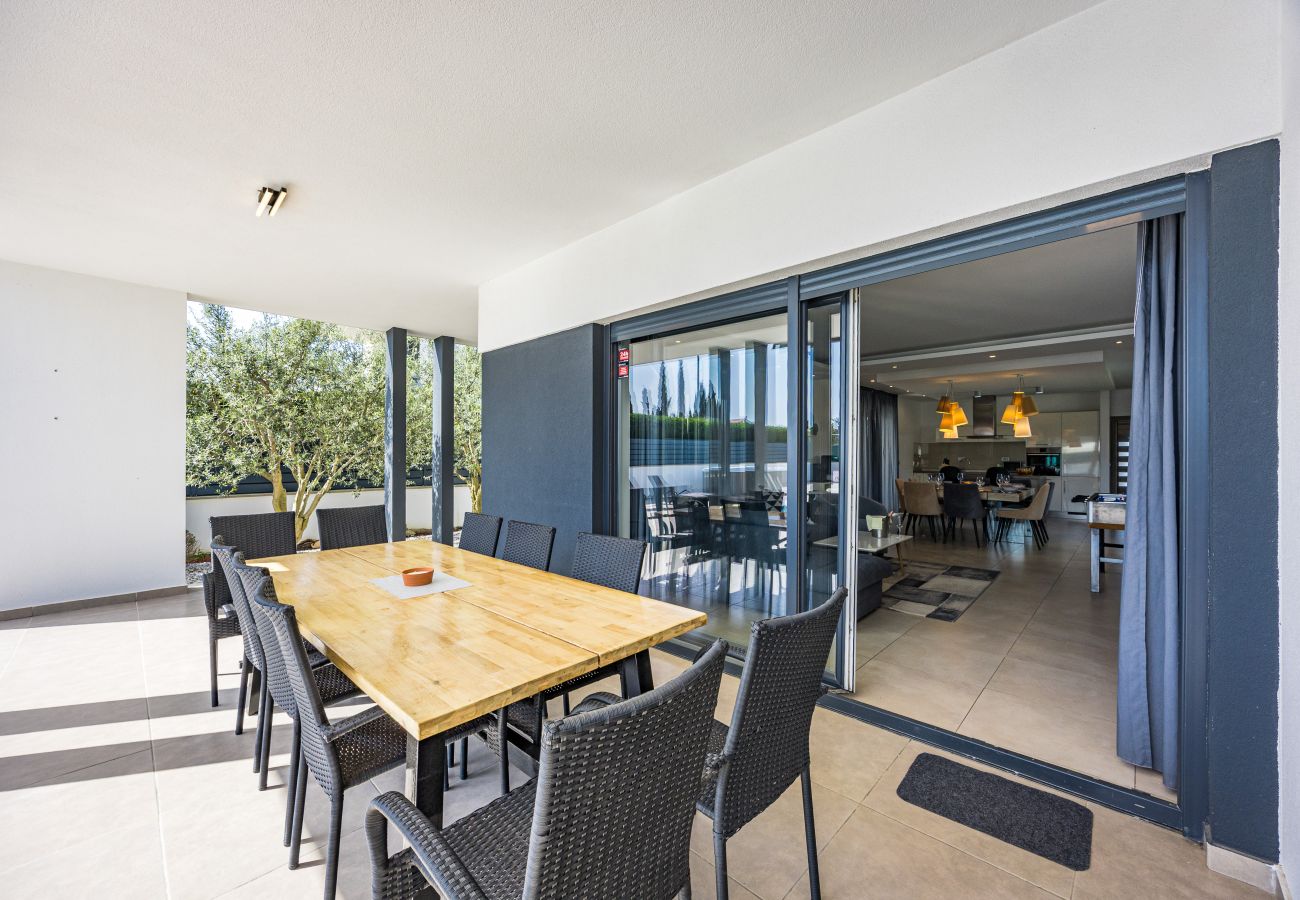 Villa in Pula - Villa Una in Pula with heated pool, whirlpool & private tennis court