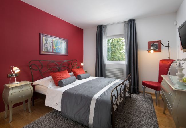 Villa in Kapelica - Villa Vlastelini I near Labin with large garden for families Villa in Kapelica - Villa Vlastelini I near Labin with large garden for families