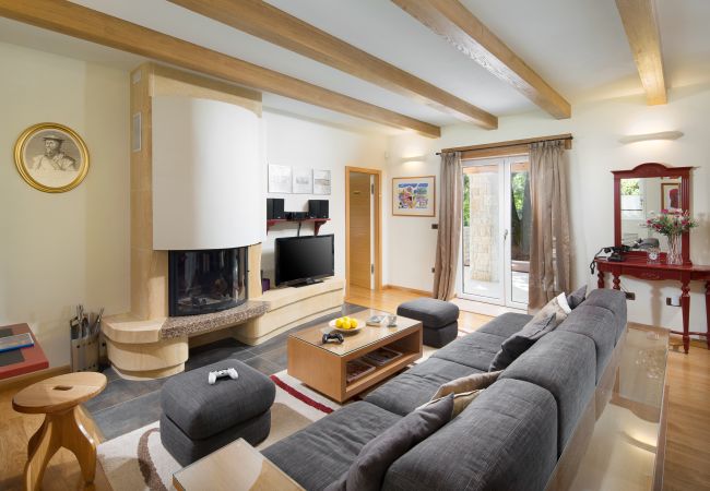 Villa in Kapelica - Villa Vlastelini I near Labin with large garden for families Villa in Kapelica - Villa Vlastelini I near Labin with large garden for families