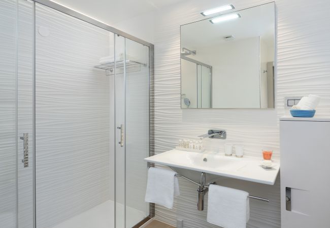 Villa in Duga Luka - Villa Vlastelini II near Labin - Rabac with sea view, beachfront and wellness Villa in Duga Luka - Villa Vlastelini II near Labin - Rabac with sea view, beachfront and wellness