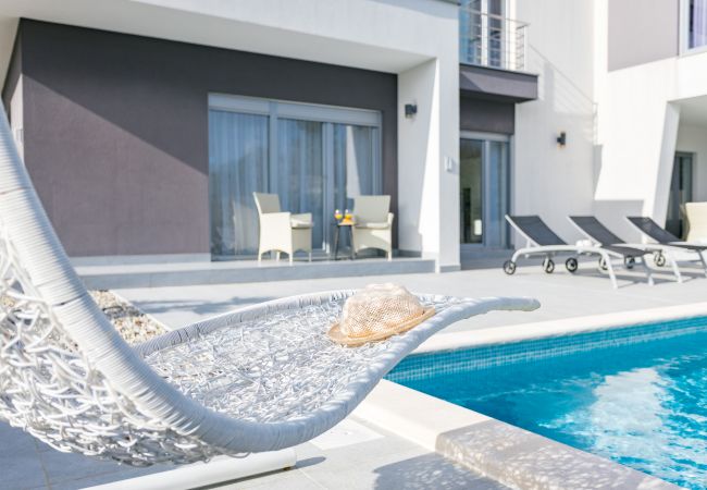 Villa in Krnica - Villa Windrose for 8 persons near Pula with large garden Villa in Krnica - Villa Windrose for 8 persons near Pula with large garden