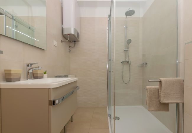 Villa in Loborika - Villa Mattuzzi near Pula with large garden, kids playground and whirlpool Villa in Loborika - Villa Mattuzzi near Pula with large garden, kids playground and whirlpool