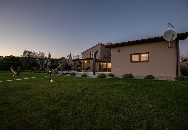 Villa in Loborika - Villa Mattuzzi near Pula with large garden, kids playground and whirlpool Villa in Loborika - Villa Mattuzzi near Pula with large garden, kids playground and whirlpool