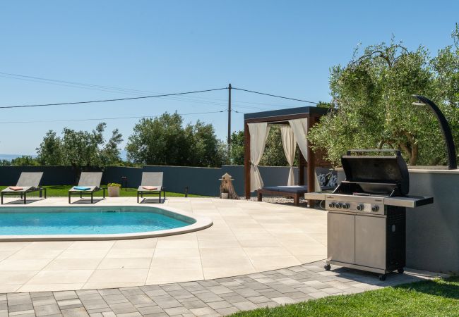 Villa in Krnica - Villa Posidonia near Pula with sea view and surrounded by olive trees Villa in Krnica - Villa Posidonia near Pula with sea view and surrounded by olive trees