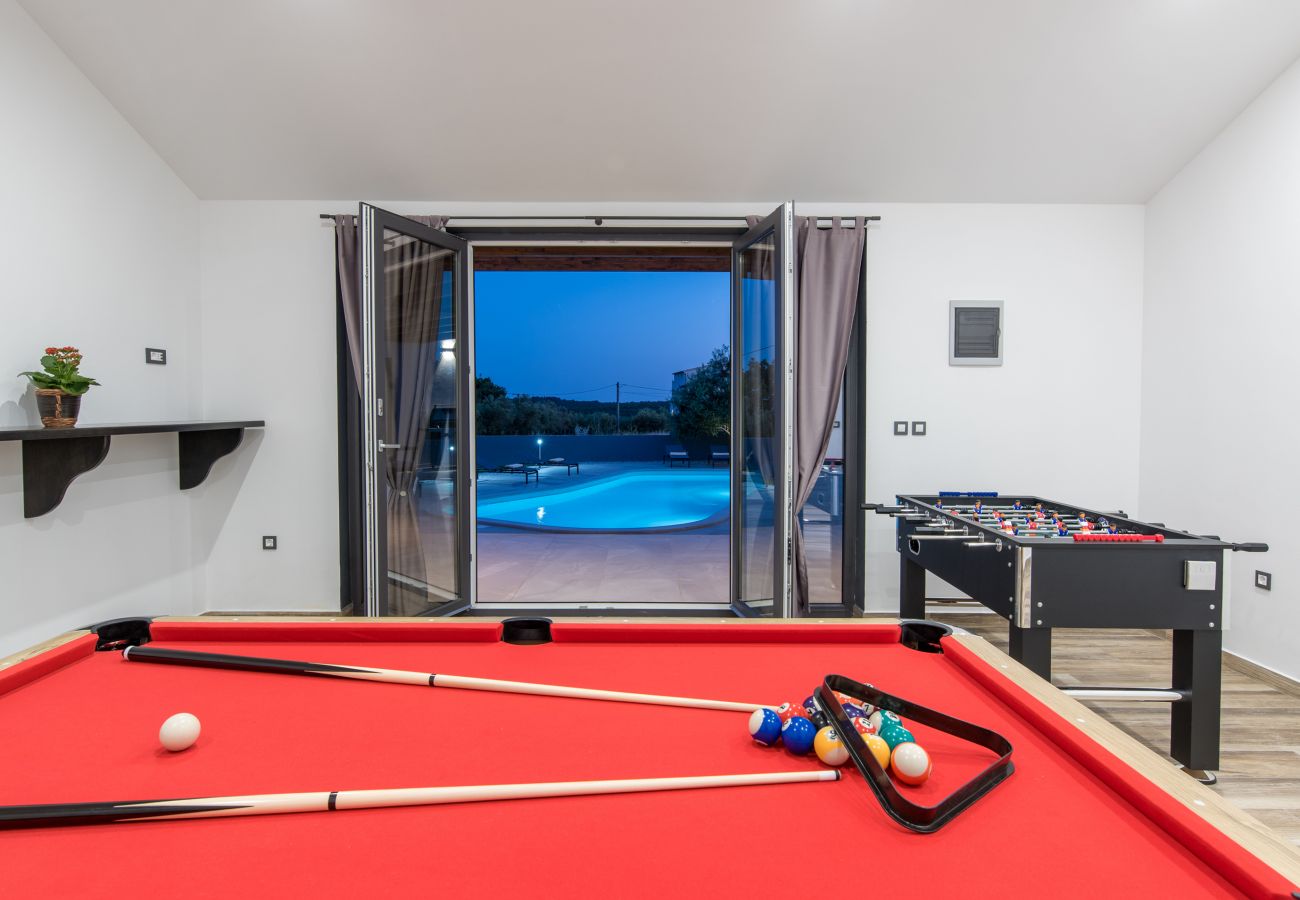 Villa in Krnica - Villa Posidonia near Pula with sea view and surrounded by olive trees