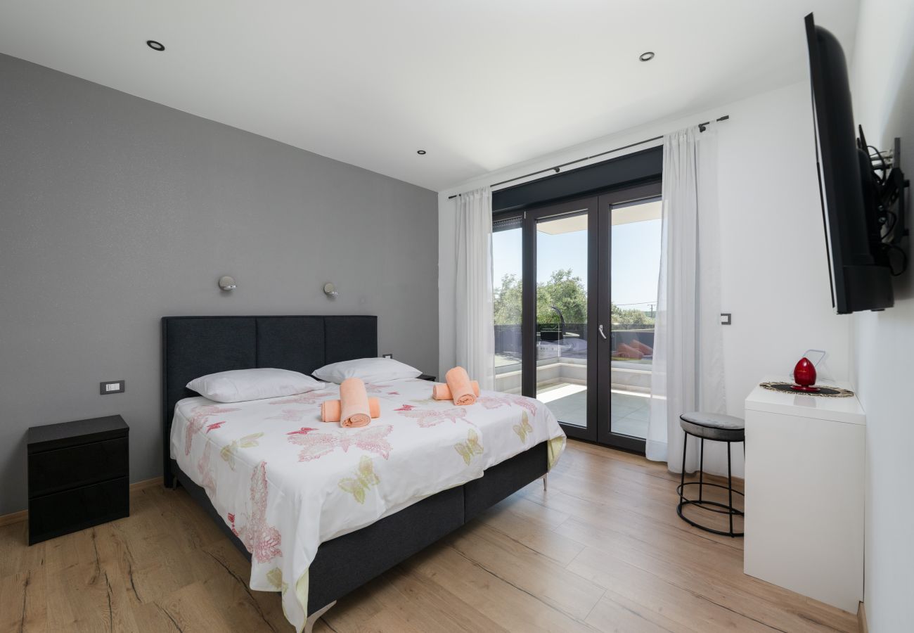 Villa in Krnica - Villa Posidonia near Pula with sea view and surrounded by olive trees