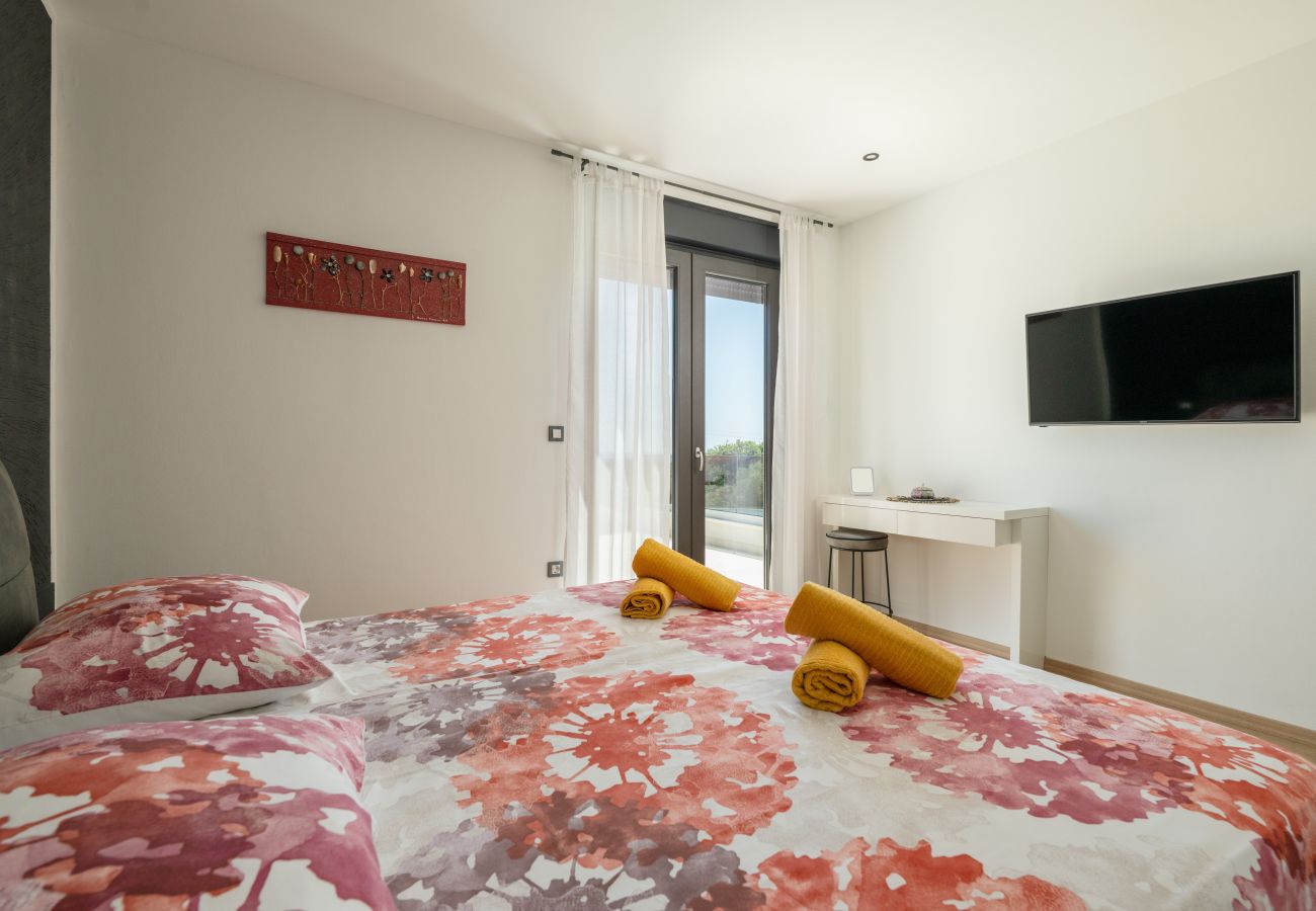 Villa in Krnica - Villa Posidonia near Pula with sea view and surrounded by olive trees