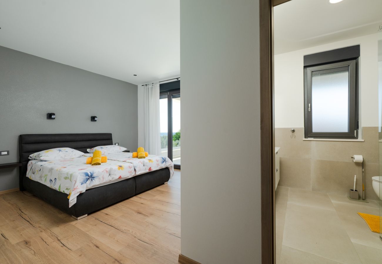Villa in Krnica - Villa Posidonia near Pula with sea view and surrounded by olive trees