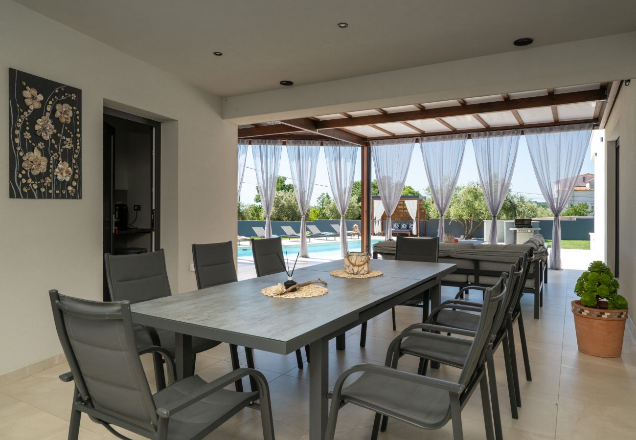 Villa in Krnica - Villa Posidonia near Pula with sea view and surrounded by olive trees