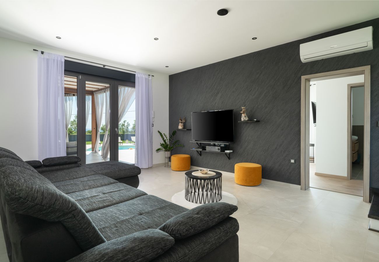 Villa in Krnica - Villa Posidonia near Pula with sea view and surrounded by olive trees