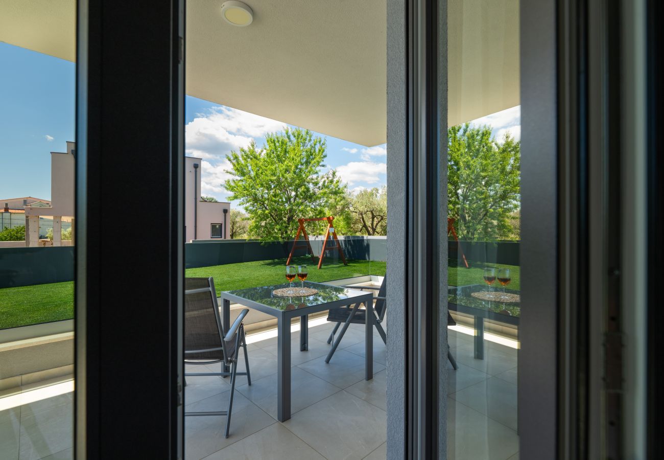 Villa in Krnica - Villa Posidonia near Pula with sea view and surrounded by olive trees