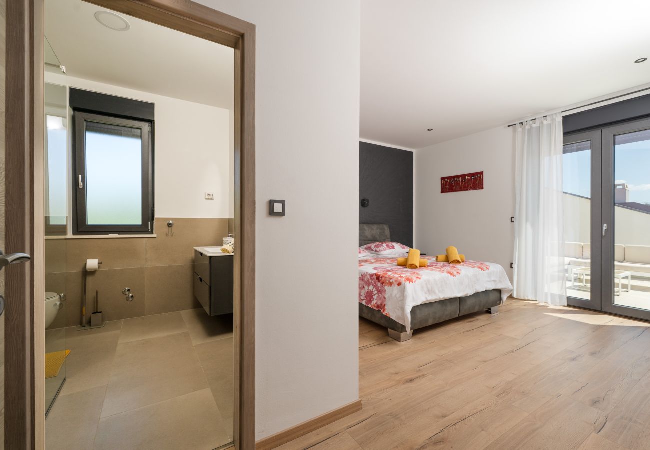 Villa in Krnica - Villa Posidonia near Pula with sea view and surrounded by olive trees
