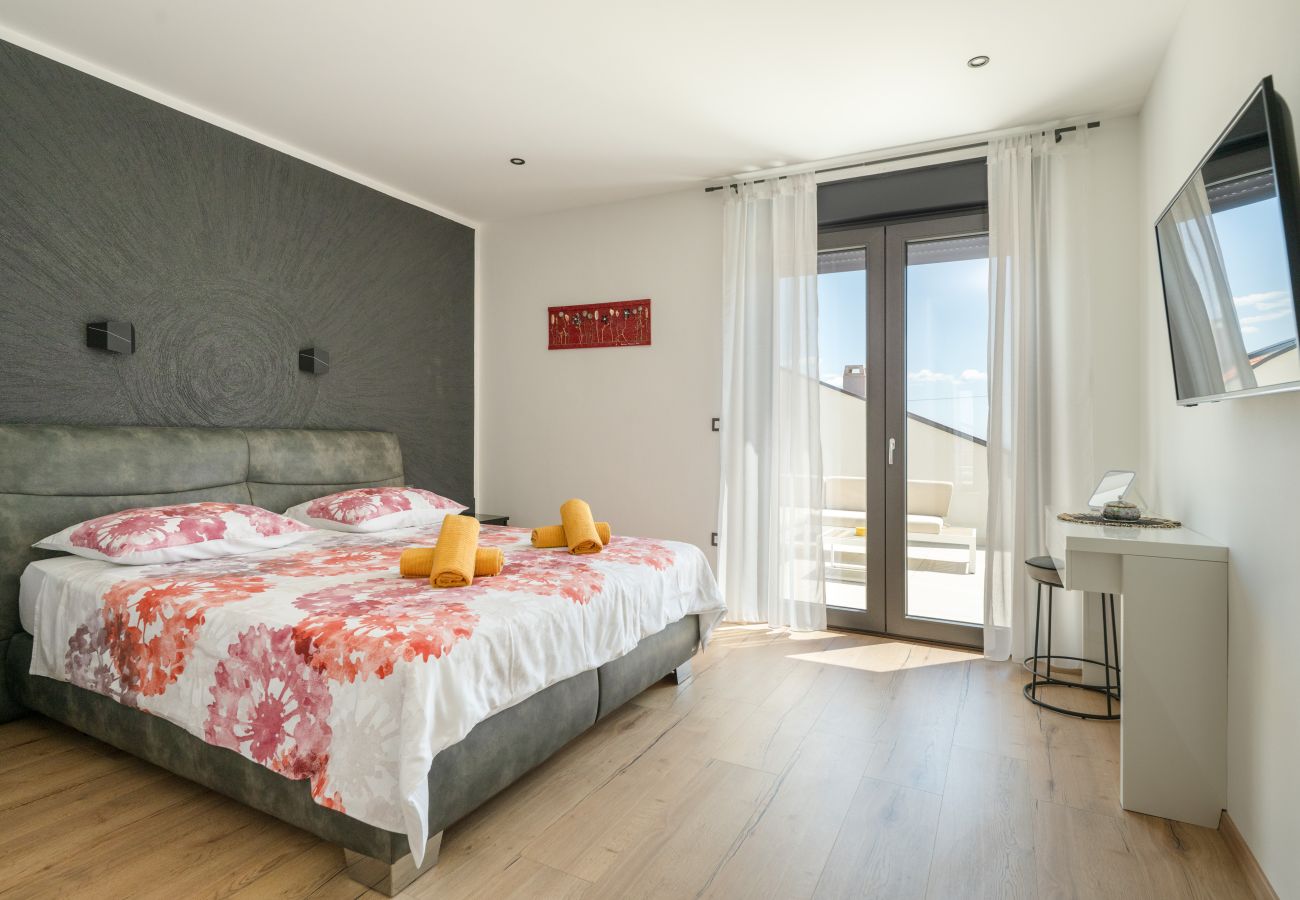 Villa in Krnica - Villa Posidonia near Pula with sea view and surrounded by olive trees