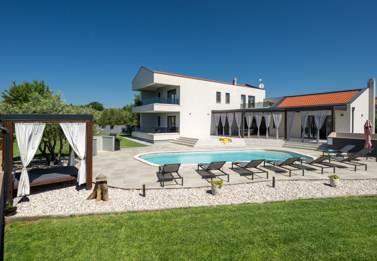Villa in Krnica - Villa Posidonia near Pula with sea view and surrounded by olive trees