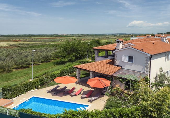 Villa in Bužinija - Villa Sunset with sea view for 6 persons near Novigrad Villa in Bužinija - Villa Sunset with sea view for 6 persons near Novigrad