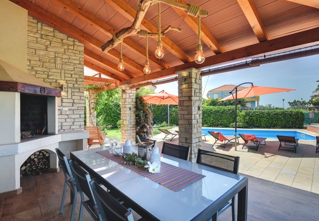 Villa in Bužinija - Villa Sunset with sea view for 6 persons near Novigrad Villa in Bužinija - Villa Sunset with sea view for 6 persons near Novigrad