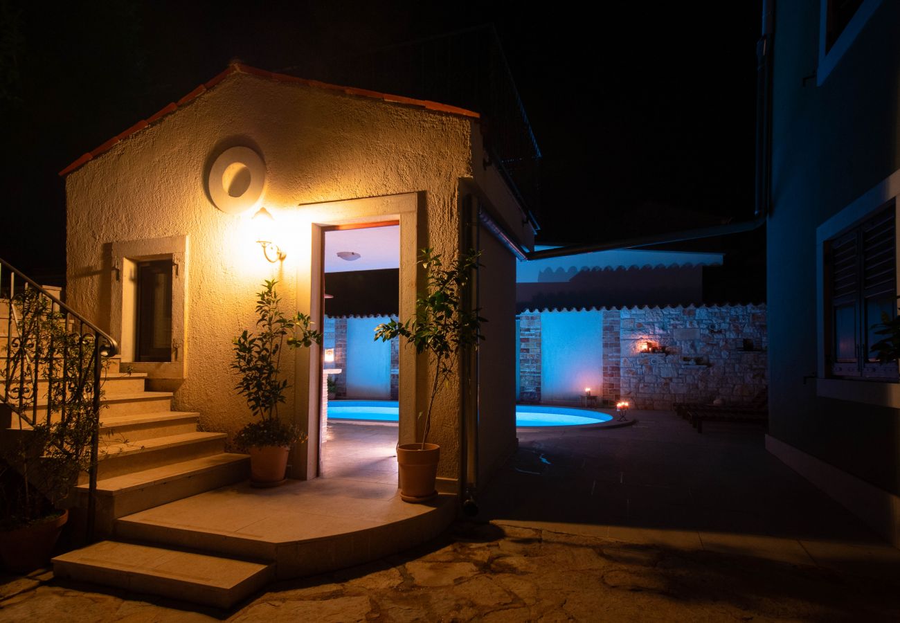 Villa in Marcana - Casa Menta near Pula for 10 persons - private villa for families & friends with wellness and pool heating