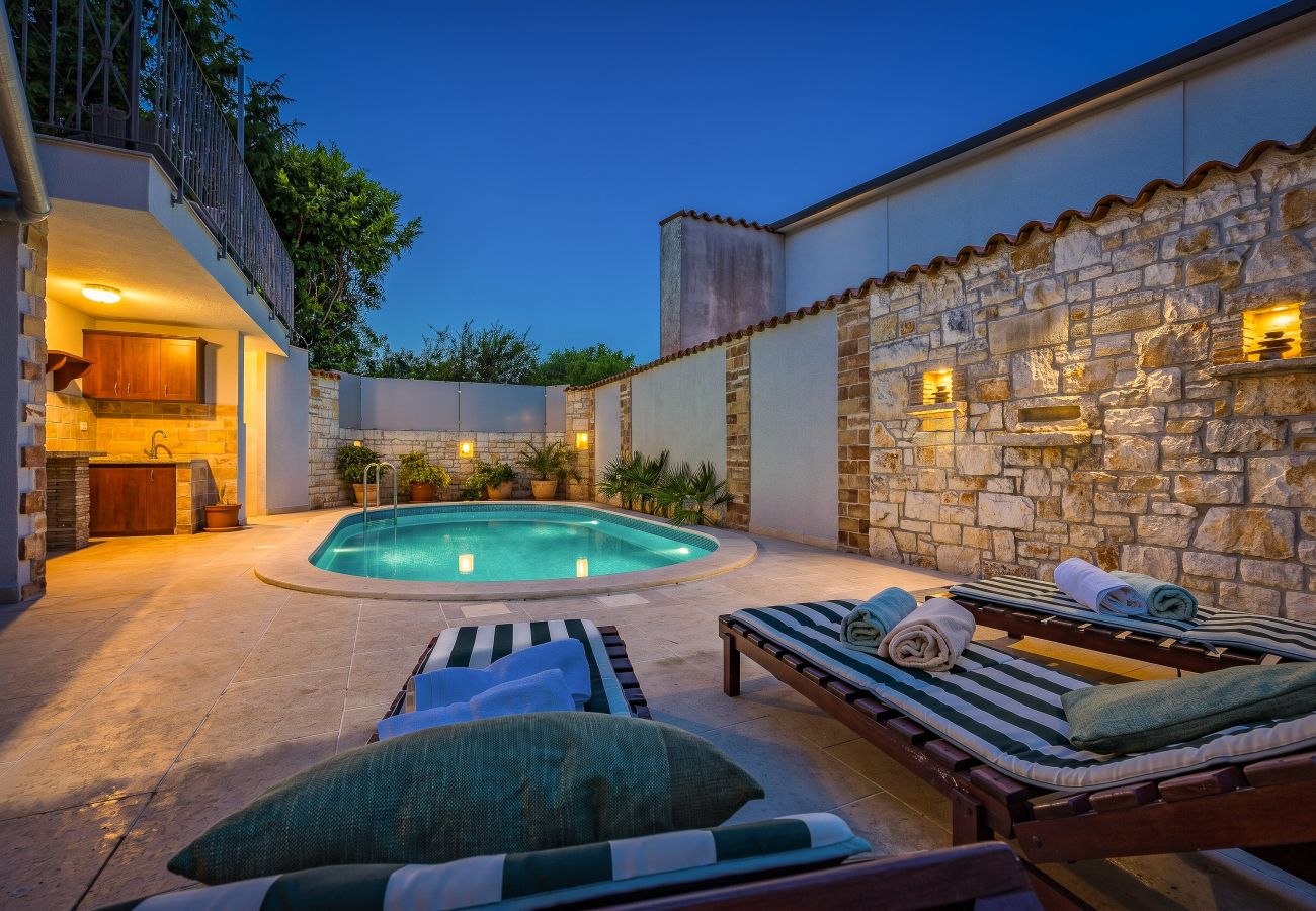Villa in Marcana - Casa Menta near Pula for 10 persons - private villa for families & friends with wellness
