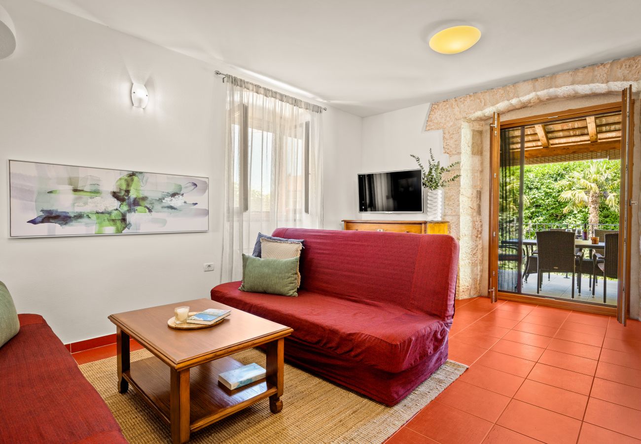 Villa in Marcana - Casa Menta near Pula for 10 persons - private villa for families & friends with wellness