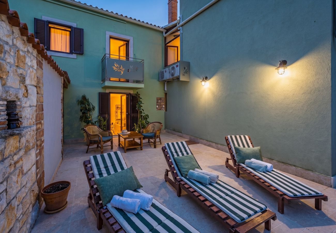 Villa in Marcana - Casa Menta near Pula for 10 persons - private villa for families & friends with wellness