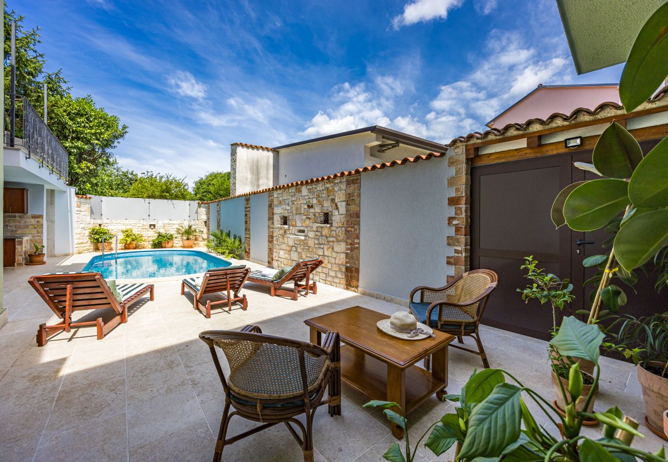 Villa in Marcana - Casa Menta near Pula for 10 persons - private villa for families & friends with wellness