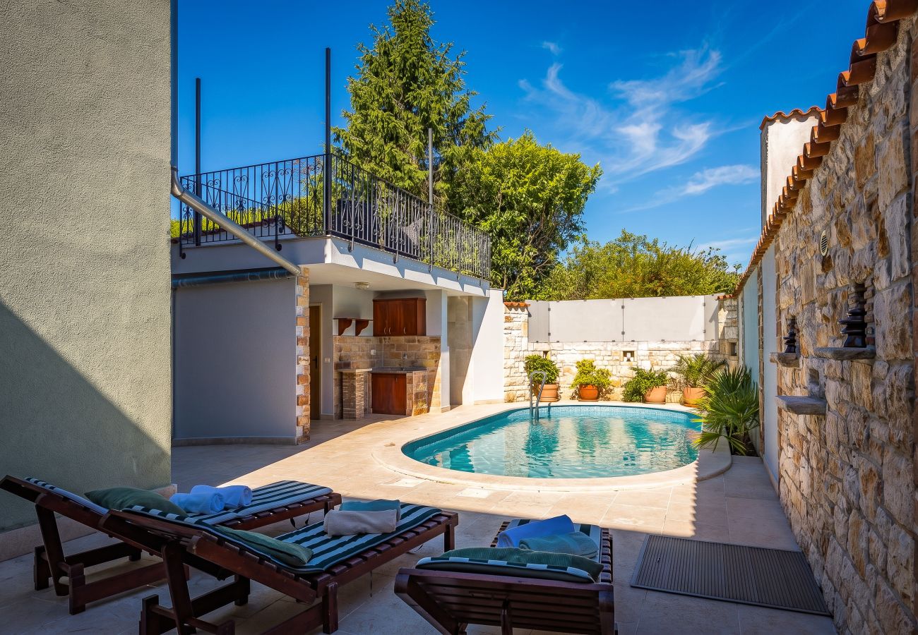 Villa in Marcana - Casa Menta near Pula for 10 persons - private villa for families & friends with wellness